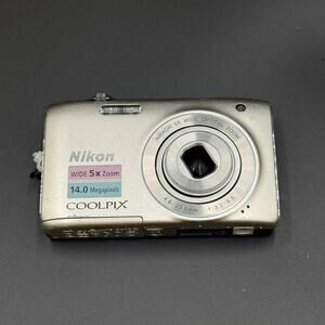 Nikon Coolpix S3100 Silver Digital Camera Untested As Is For Parts